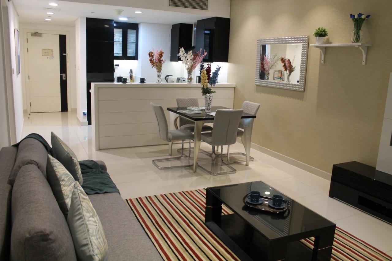 Spacious One Bedroom Close To Burj Khalifa, Mall In Business Bay شقة *