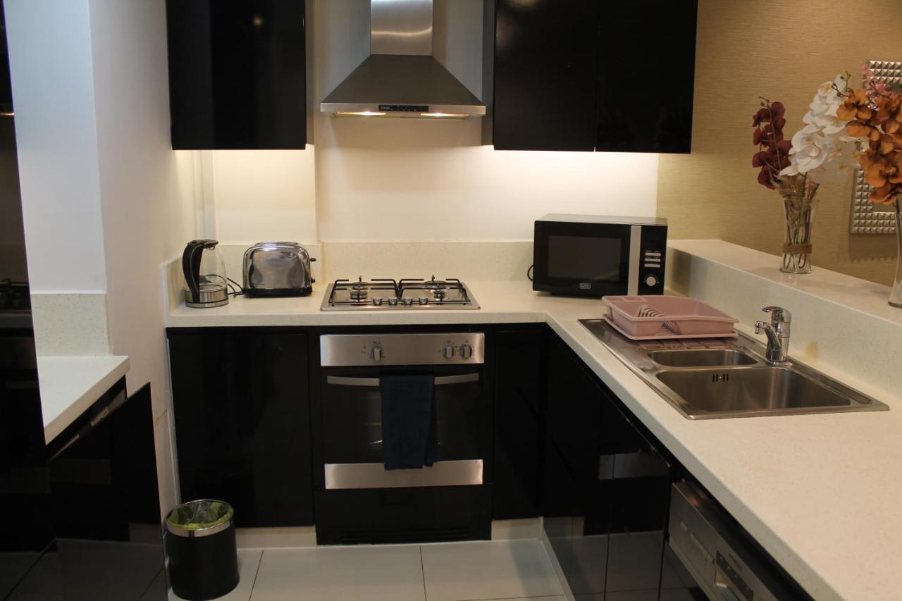 Spacious One Bedroom Close To Burj Khalifa, Mall In Business Bay شقة *