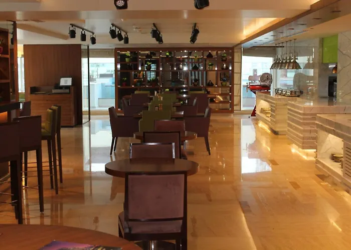 Spacious One Bedroom Close To Burj Khalifa, Dubai Mall In Business Bay
